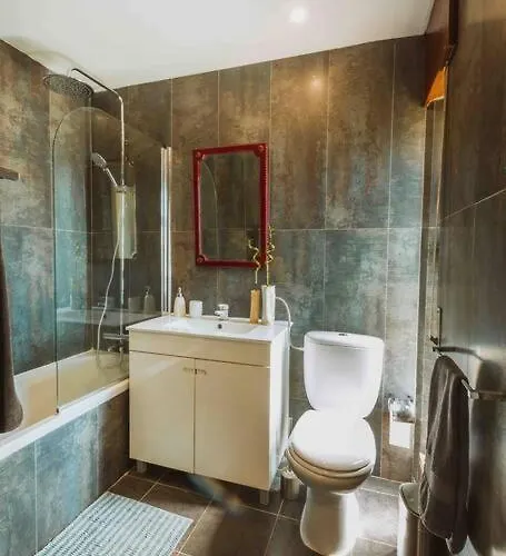 Surf & Nature With Terrace & Yoga Gym Near Guincho 2 To 8 Guests Cascais