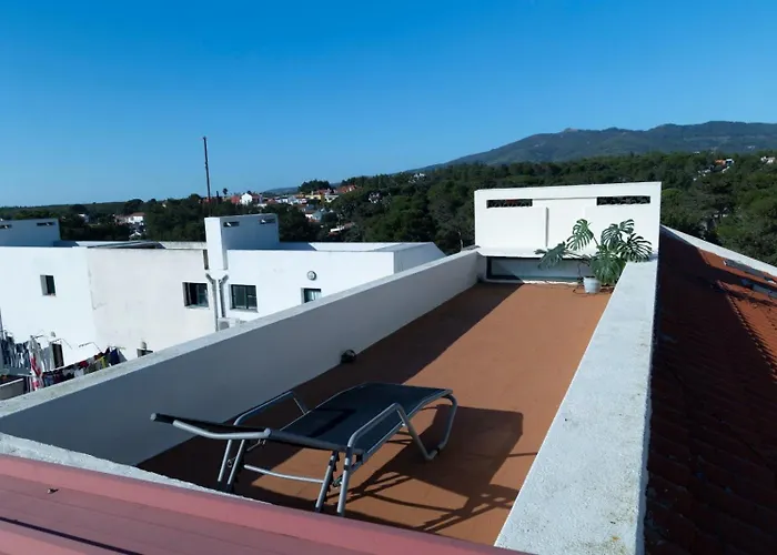 Surf & Nature With Terrace & Yoga Gym Near Guincho 2 To 8 Guests Nyaraló Cascais